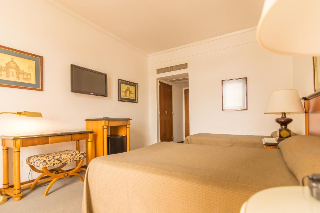 Hotel Libertador Tandil Kültér fotó