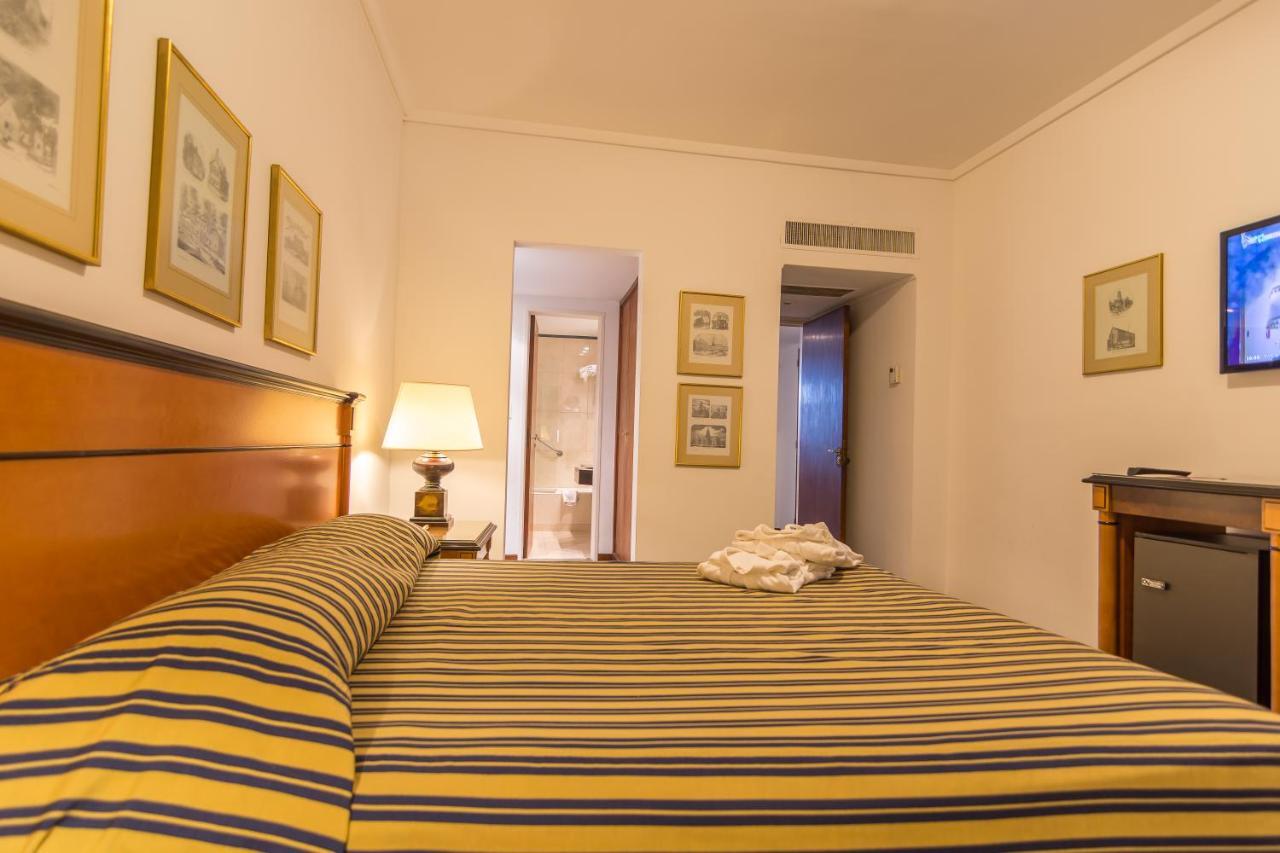 Hotel Libertador Tandil Kültér fotó