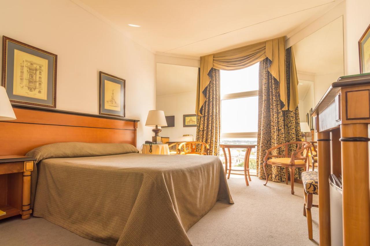 Hotel Libertador Tandil Kültér fotó