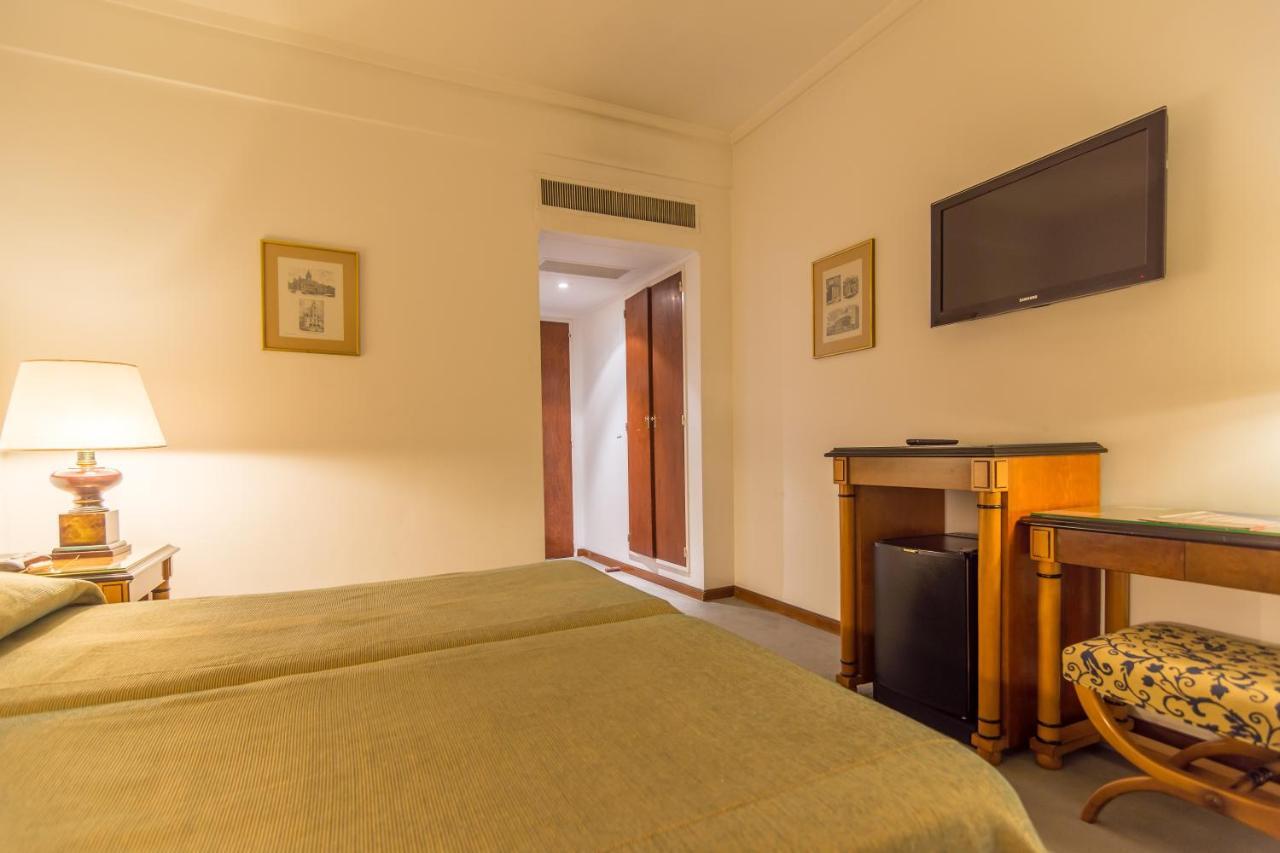 Hotel Libertador Tandil Kültér fotó